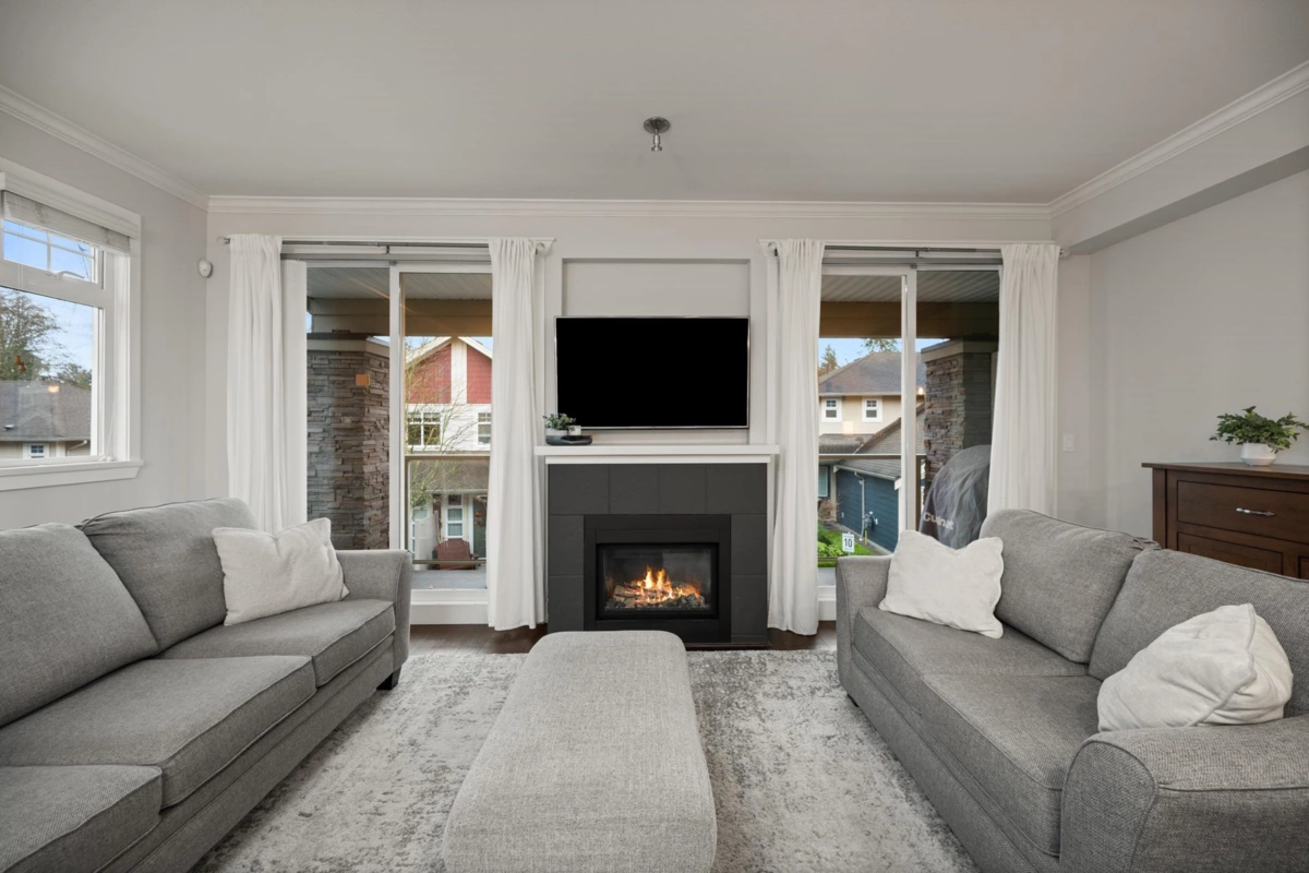 Dining Area Photo of 6 15454 32 Avenue, Surrey, BC