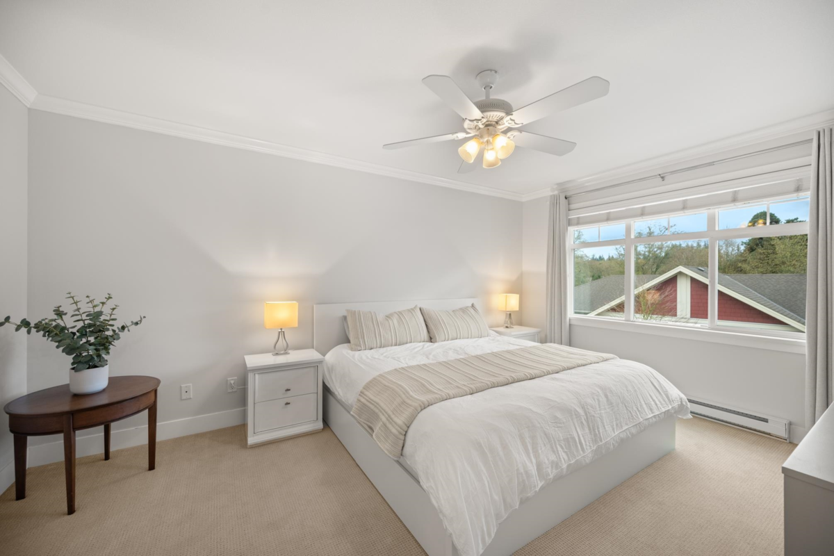 Entry Foyer Photo of 6 15454 32 Avenue, Surrey, BC