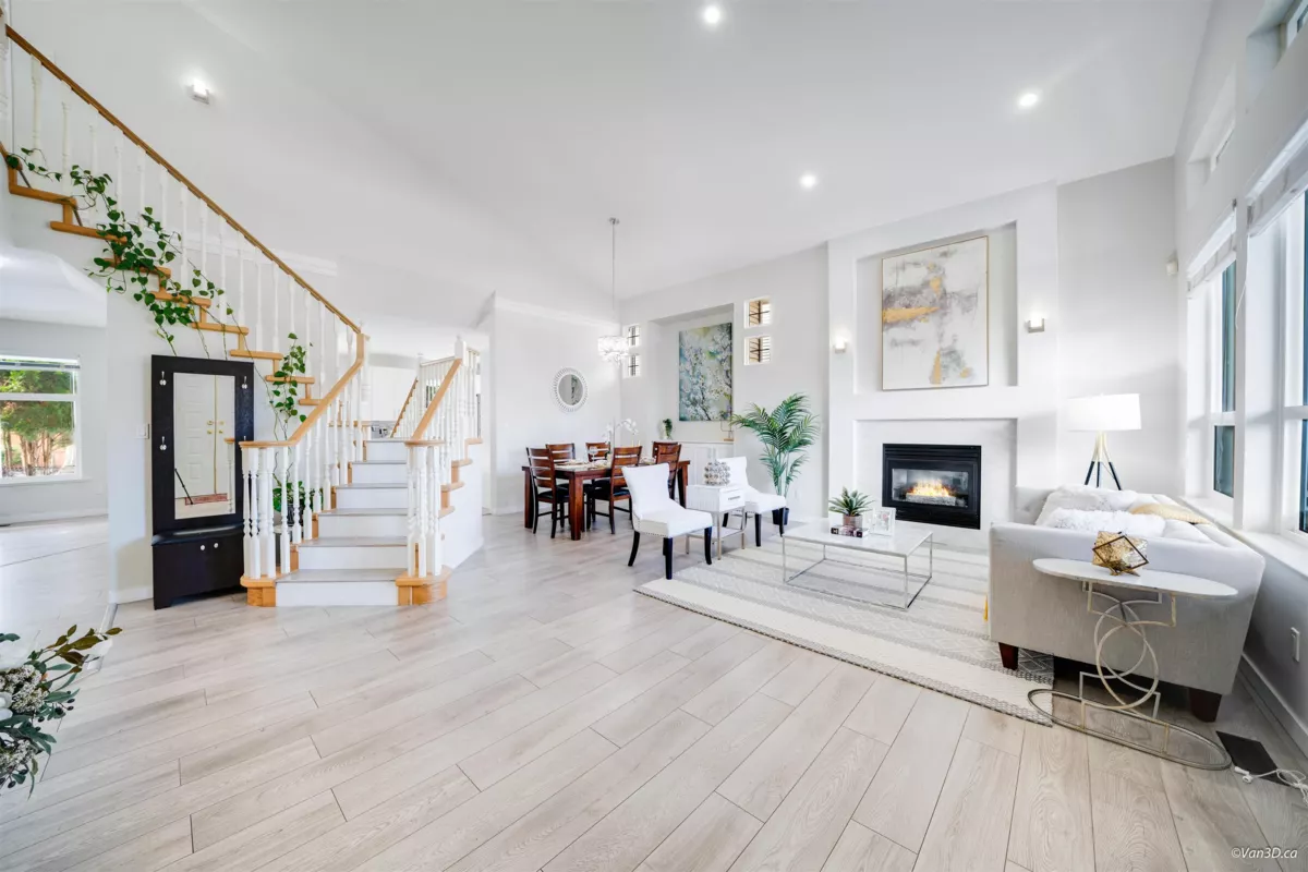 Dining Area Photo of 1911 140a Street, Surrey, BC