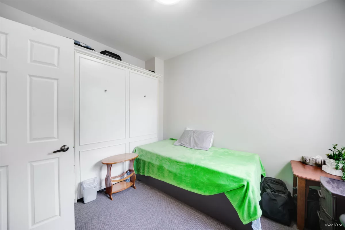 Garage Interior Photo of 1911 140a Street, Surrey, BC