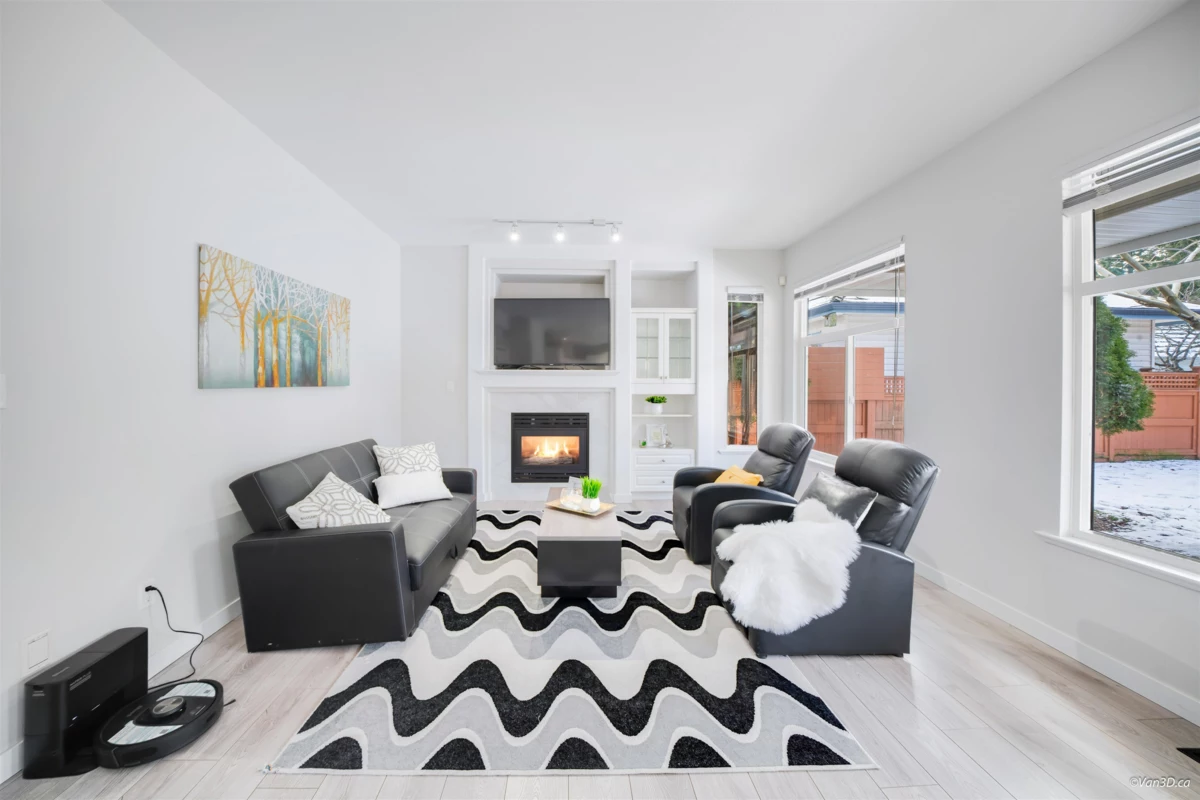 Guest Bathroom Photo of 1911 140a Street, Surrey, BC