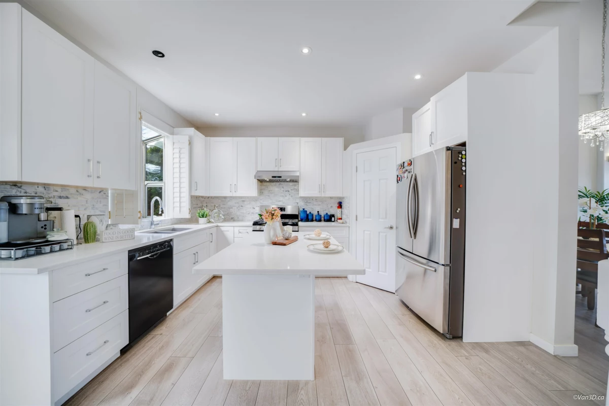 Laundry Room Photo of 1911 140a Street, Surrey, BC
