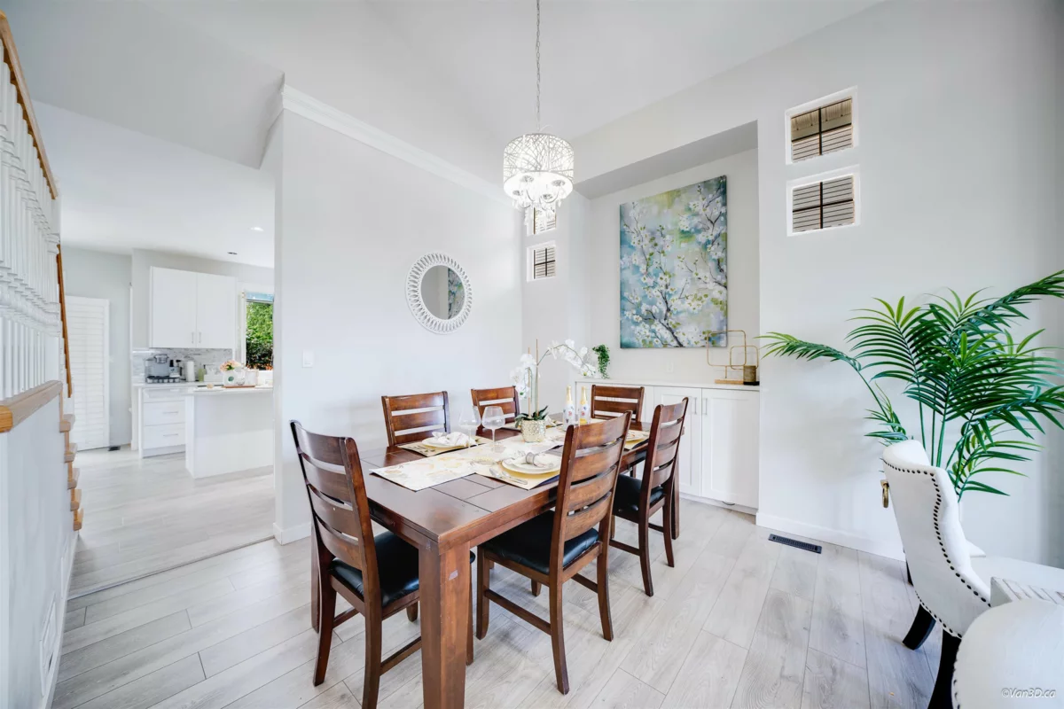 Walk-In Closet Photo of 1911 140a Street, Surrey, BC