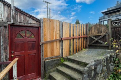 Guest Bathroom Photo of 7288 Inlet Drive, Burnaby, BC