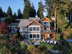 3387 Beach Avenue, Roberts Creek, BC