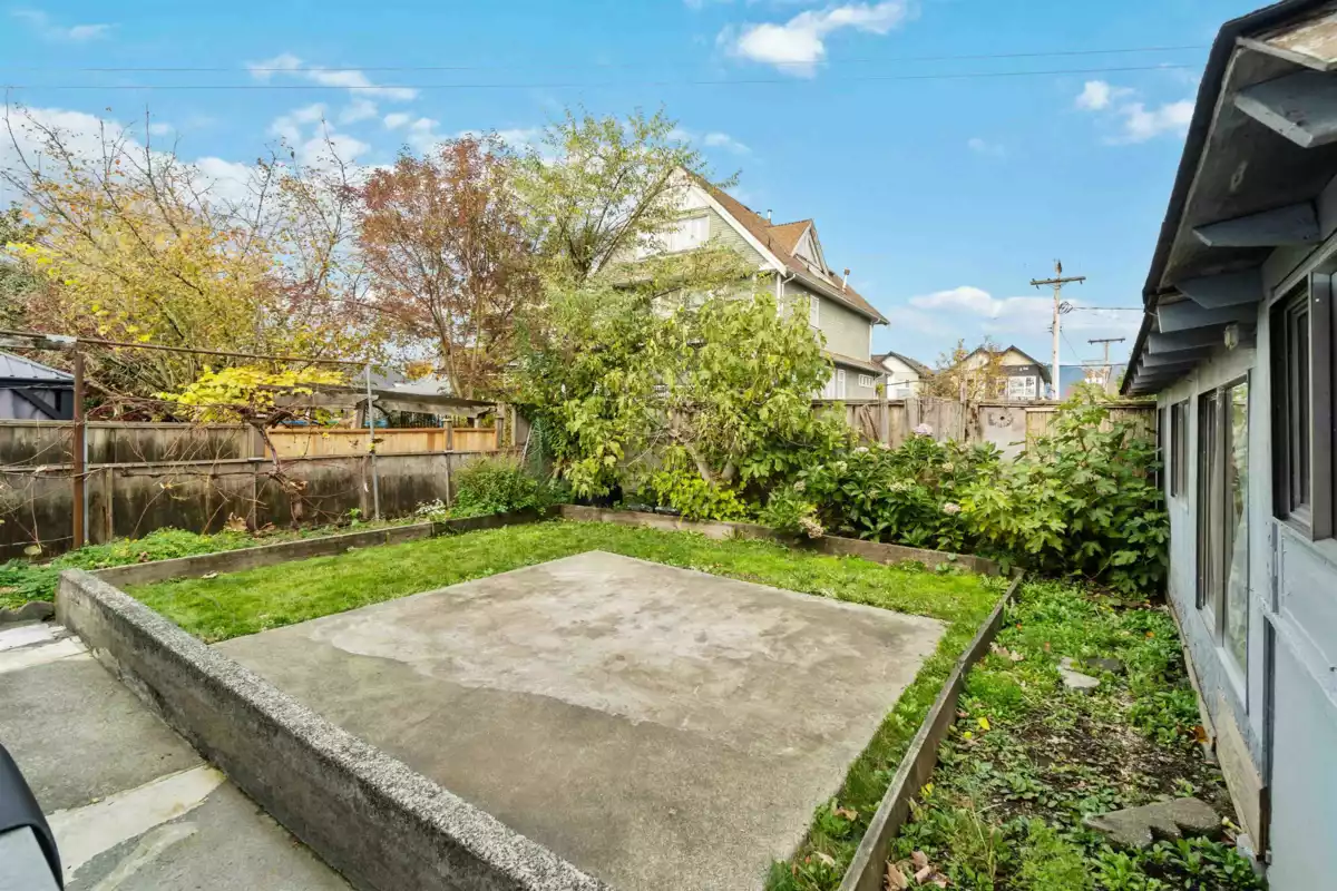 Hot Tub / Spa Photo of 1649 Grant Street, Vancouver, BC