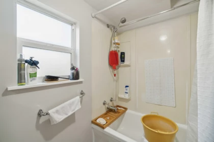 Powder Room Photo of 1649 Grant Street, Vancouver, BC
