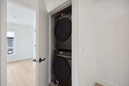 Laundry Room Photo of 38087 Helm Way, Squamish, BC