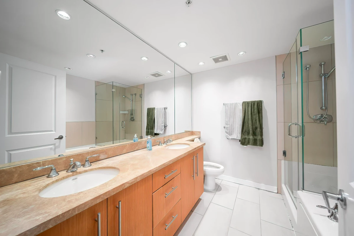 Entry Foyer Photo of 1202 2688 West Mall, Vancouver, BC