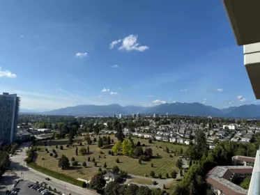 2402 4398 Buchanan Street, Burnaby, BC, Burnaby — Apartment/Condo for sale