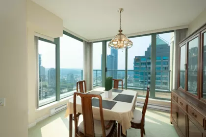2402 4398 Buchanan Street, Burnaby, BC, Burnaby — Apartment/Condo for sale