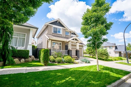 17916 71 Avenue, Surrey, BC, Cloverdale BC — 4 bed single family residence for sale