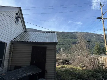 Kitchen Island Photo of 48130 Trans Canada Highway, Boston Bar / Lytton, BC