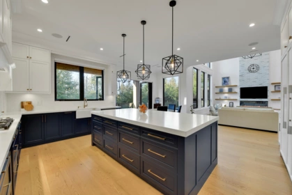 Guest Bathroom Photo of 16561 29a Avenue, Surrey, BC