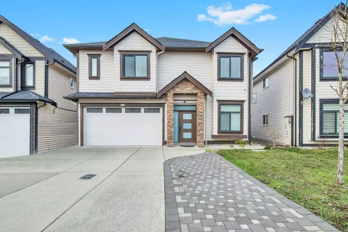 Exterior Front Photo of 3176 Engineer Crescent, Abbotsford, BC