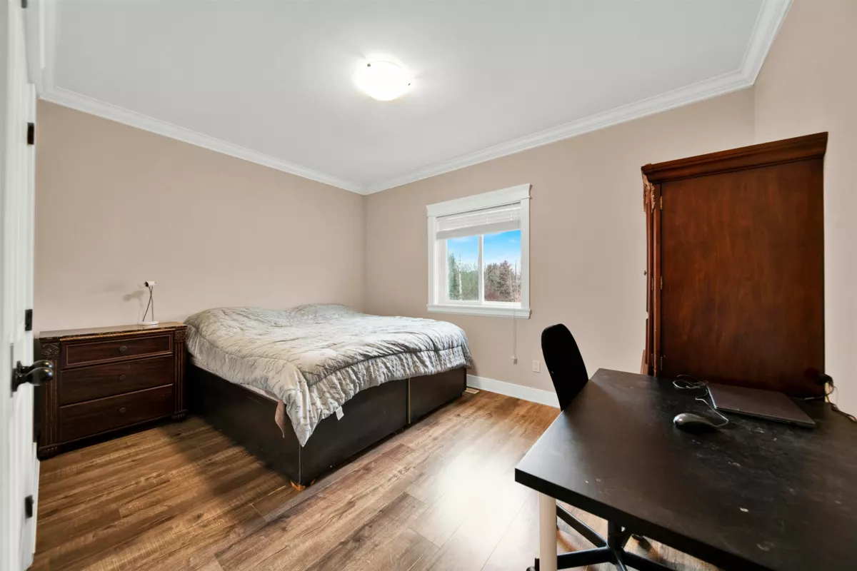 Guest Bathroom Photo of 3176 Engineer Crescent, Abbotsford, BC