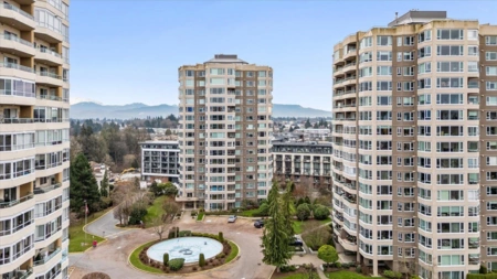 701 3170 Gladwin Road, Abbotsford, BC, Abbotsford — Apartment/Condo for sale