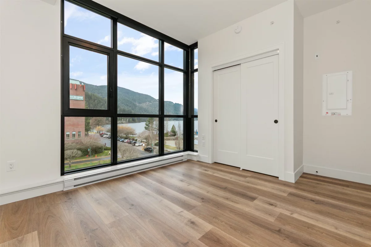 Front Yard Photo of 508 120 Esplanade Avenue, Harrison Hot Springs, BC