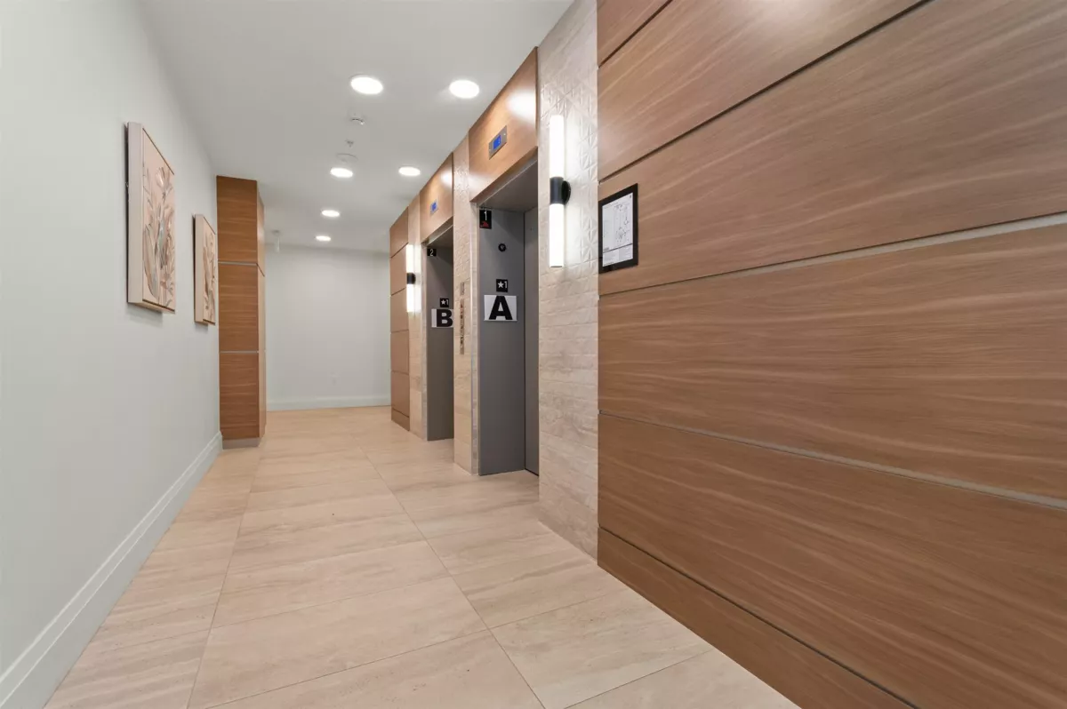 Kitchen Island Photo of 508 120 Esplanade Avenue, Harrison Hot Springs, BC