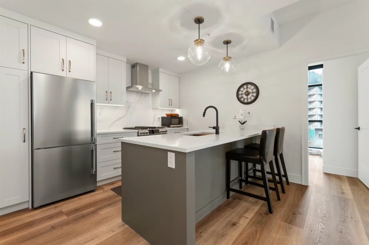 Primary Bathroom Photo of 508 120 Esplanade Avenue, Harrison Hot Springs, BC