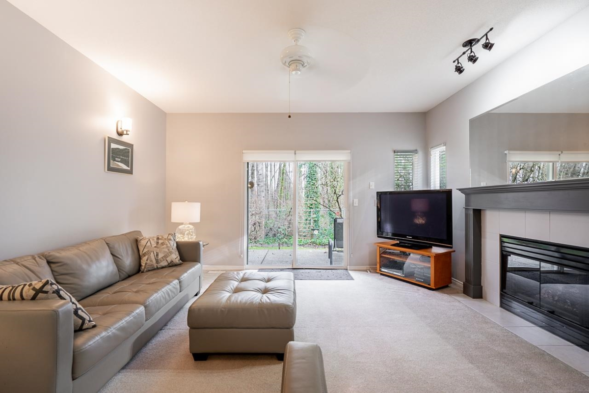 Kitchen Island Photo of 30 18939 65 Avenue, Surrey, BC
