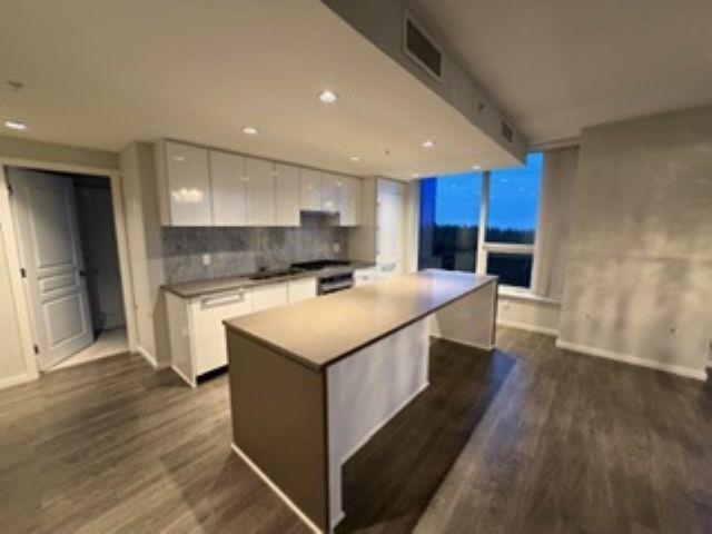Dining Area Photo of 2307 5883 Barker Avenue, Burnaby, BC