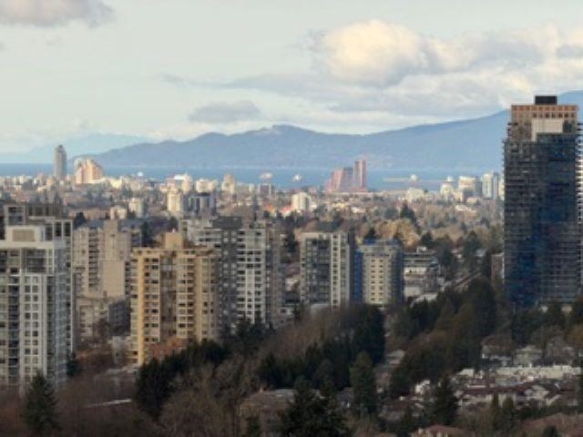 Living Room Photo of 2307 5883 Barker Avenue, Burnaby, BC