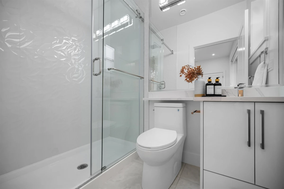 Kitchen Photo of 2076 E 50th Avenue, Vancouver, BC