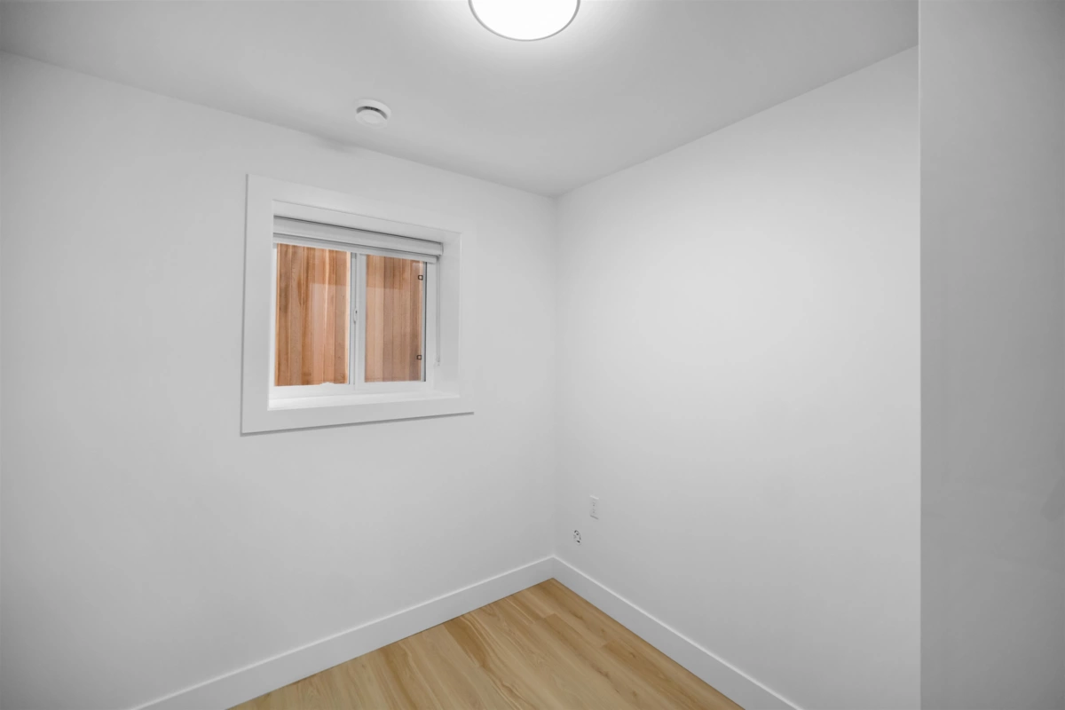 Walk-In Closet Photo of 2076 E 50th Avenue, Vancouver, BC