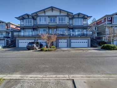 Backyard Photo of 5964 Beachgate Lane, Sechelt, BC