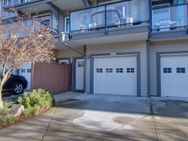 5964 Beachgate Lane, Sechelt, BC, Sechelt — Townhouse for sale