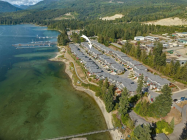 Garden / Landscaping Photo of 5964 Beachgate Lane, Sechelt, BC
