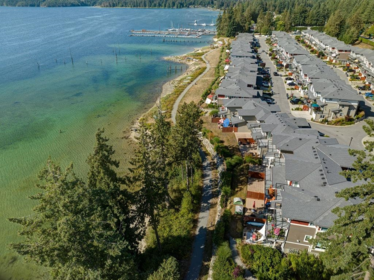 Hot Tub / Spa Photo of 5964 Beachgate Lane, Sechelt, BC