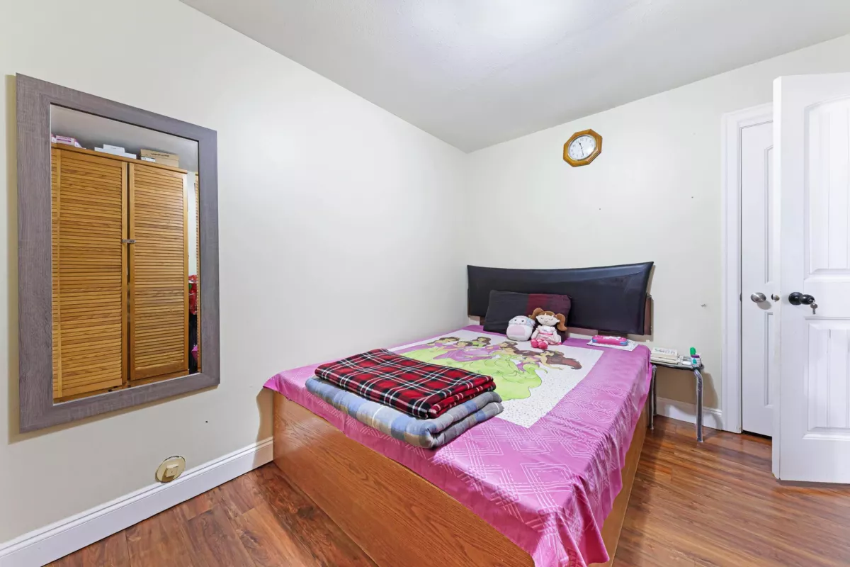 Hallway Photo of 12646 60a Avenue, Surrey, BC