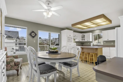 Kitchen Photo of 33753 Best Avenue, Mission, BC
