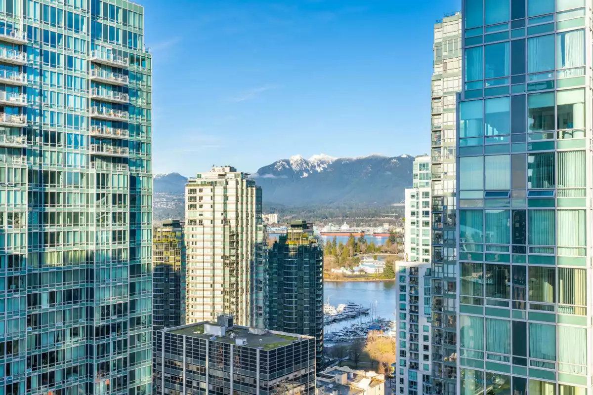 Entry Foyer Photo of 2303 1200 Alberni Street, Vancouver, BC