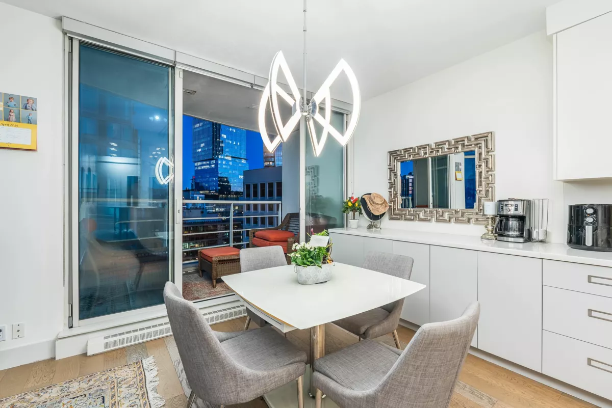 Family Room Photo of 2303 1200 Alberni Street, Vancouver, BC