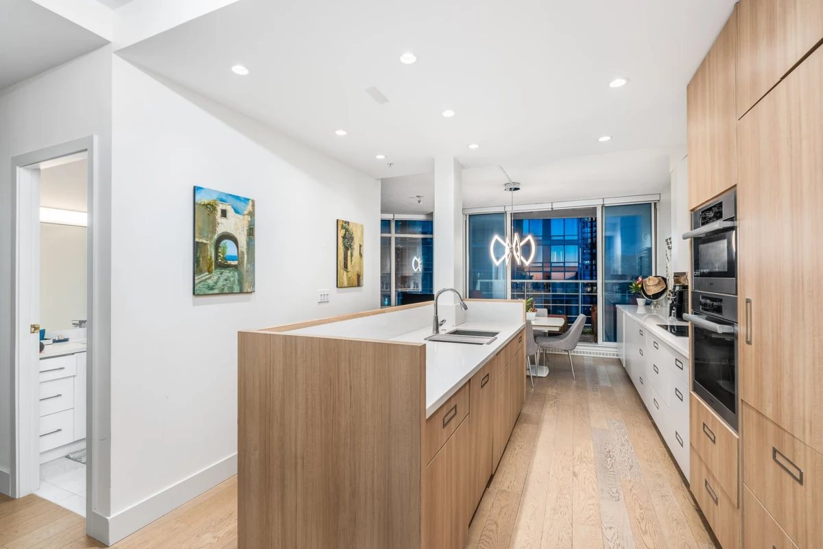 Kitchen Island Photo of 2303 1200 Alberni Street, Vancouver, BC