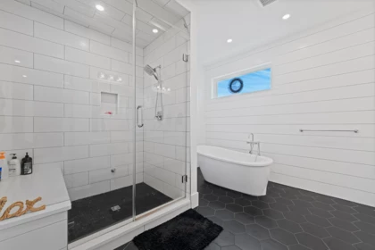 Laundry Room Photo of 16466 103 Avenue, Surrey, BC