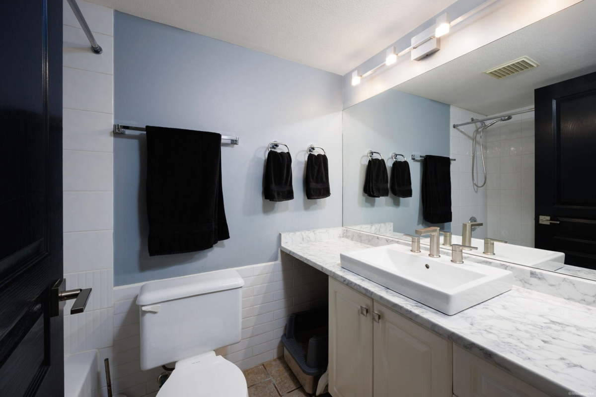 Walk-In Closet Photo of 111 12207 224 Street, Maple Ridge, BC