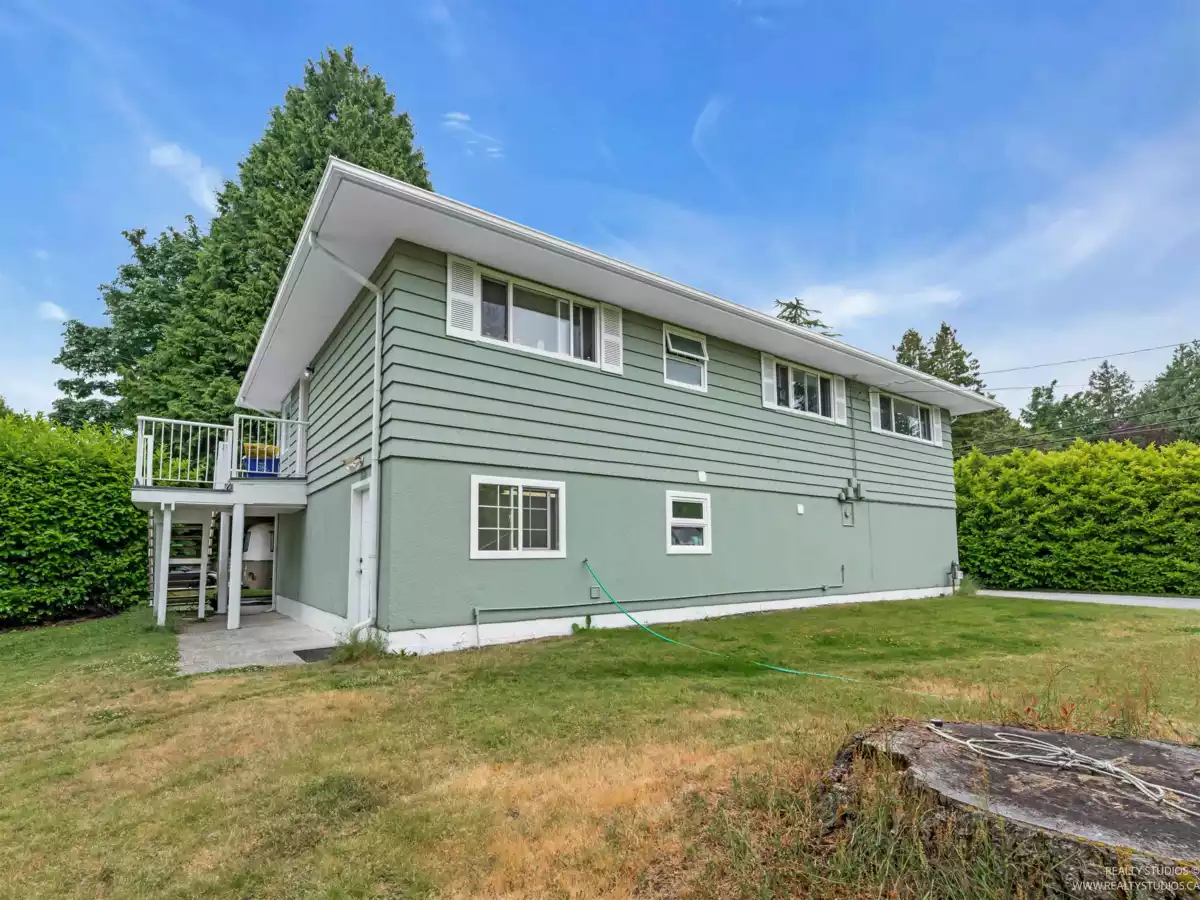 Garden / Landscaping Photo of 4865 11a Avenue, Delta, BC