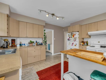 Kitchen Photo of 4865 11a Avenue, Delta, BC