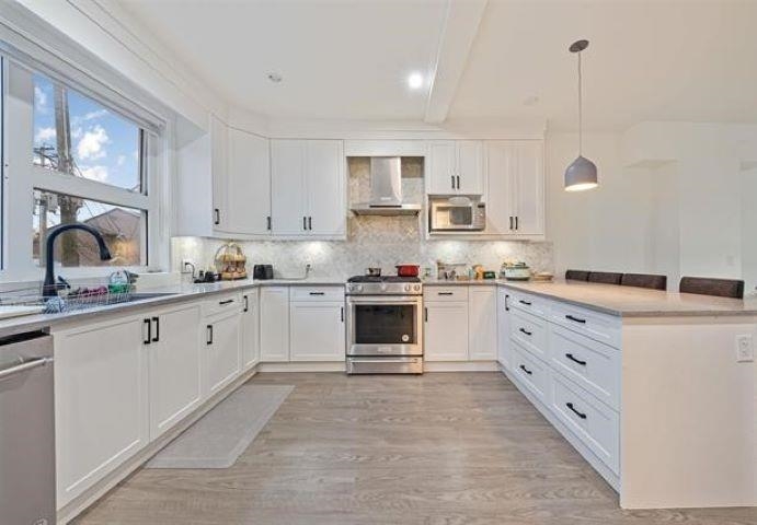 Dining Area Photo of 6 22334 48 Avenue, Langley, BC