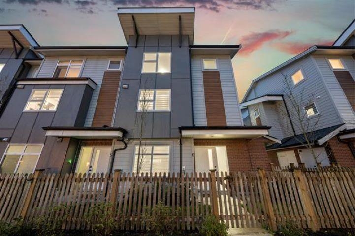 Exterior Rear Photo of 6 22334 48 Avenue, Langley, BC