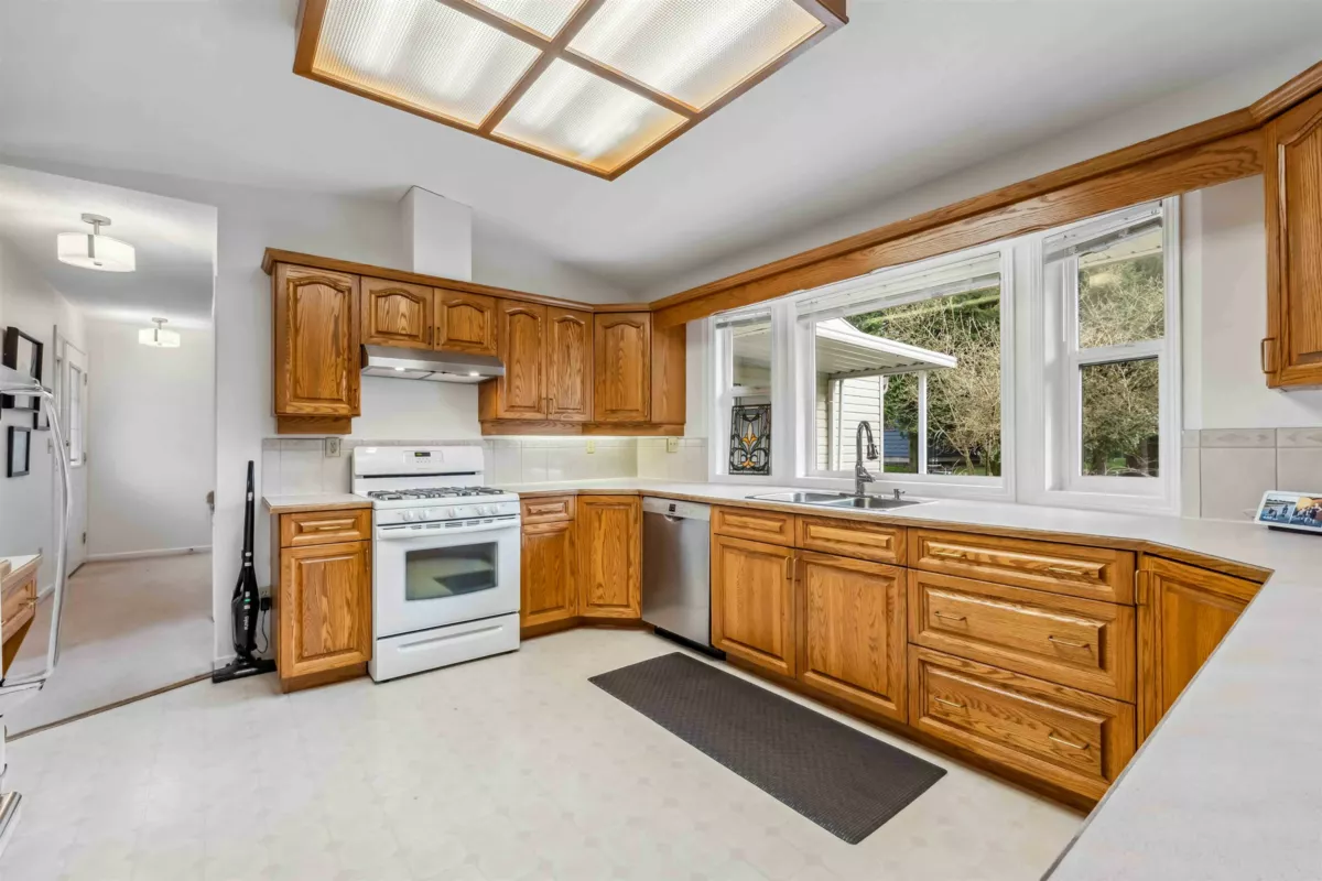 Entry Foyer Photo of 19782 150 Avenue, Pitt Meadows, BC