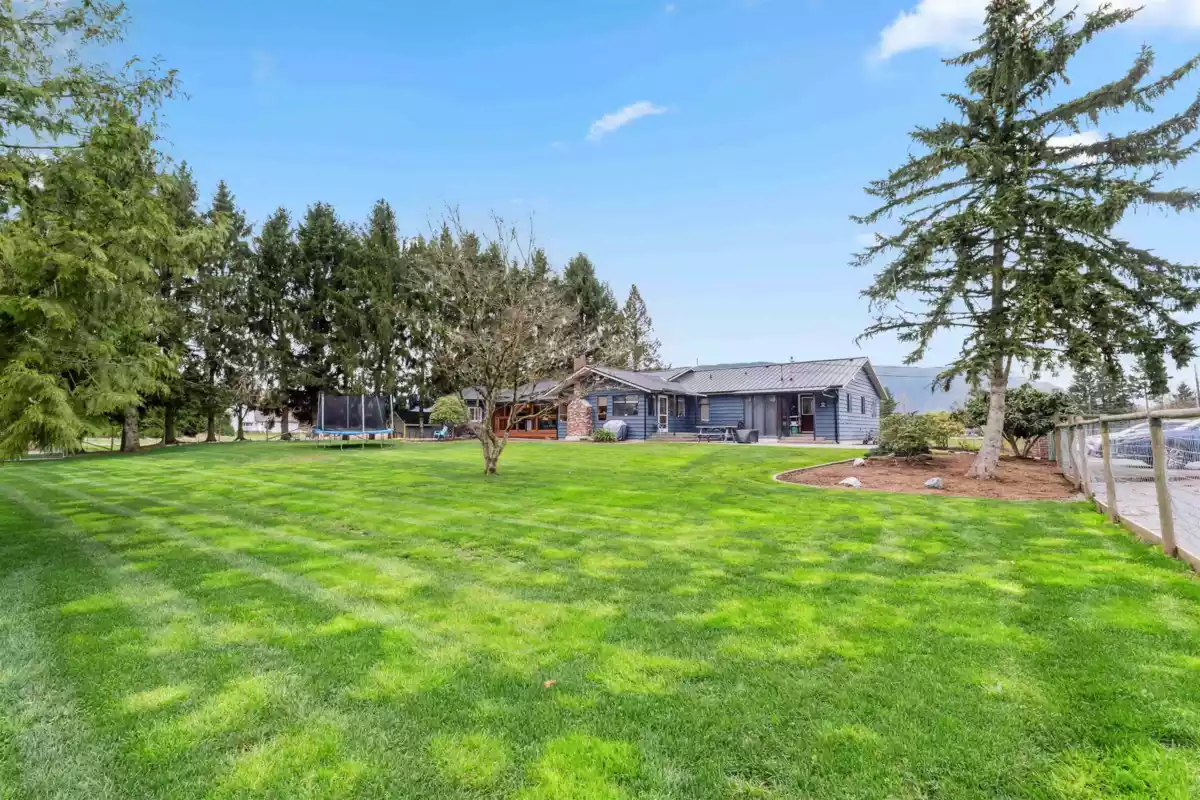 Family Room Photo of 19782 150 Avenue, Pitt Meadows, BC