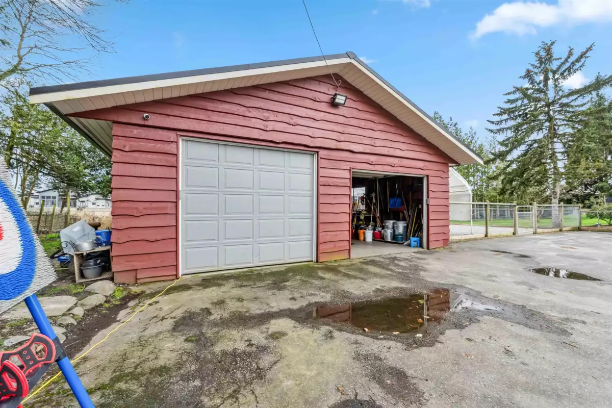 Hot Tub / Spa Photo of 19782 150 Avenue, Pitt Meadows, BC