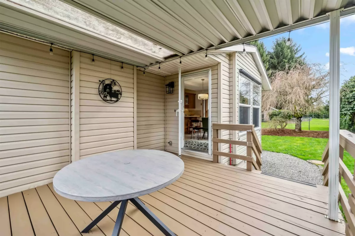 Mudroom Photo of 19782 150 Avenue, Pitt Meadows, BC