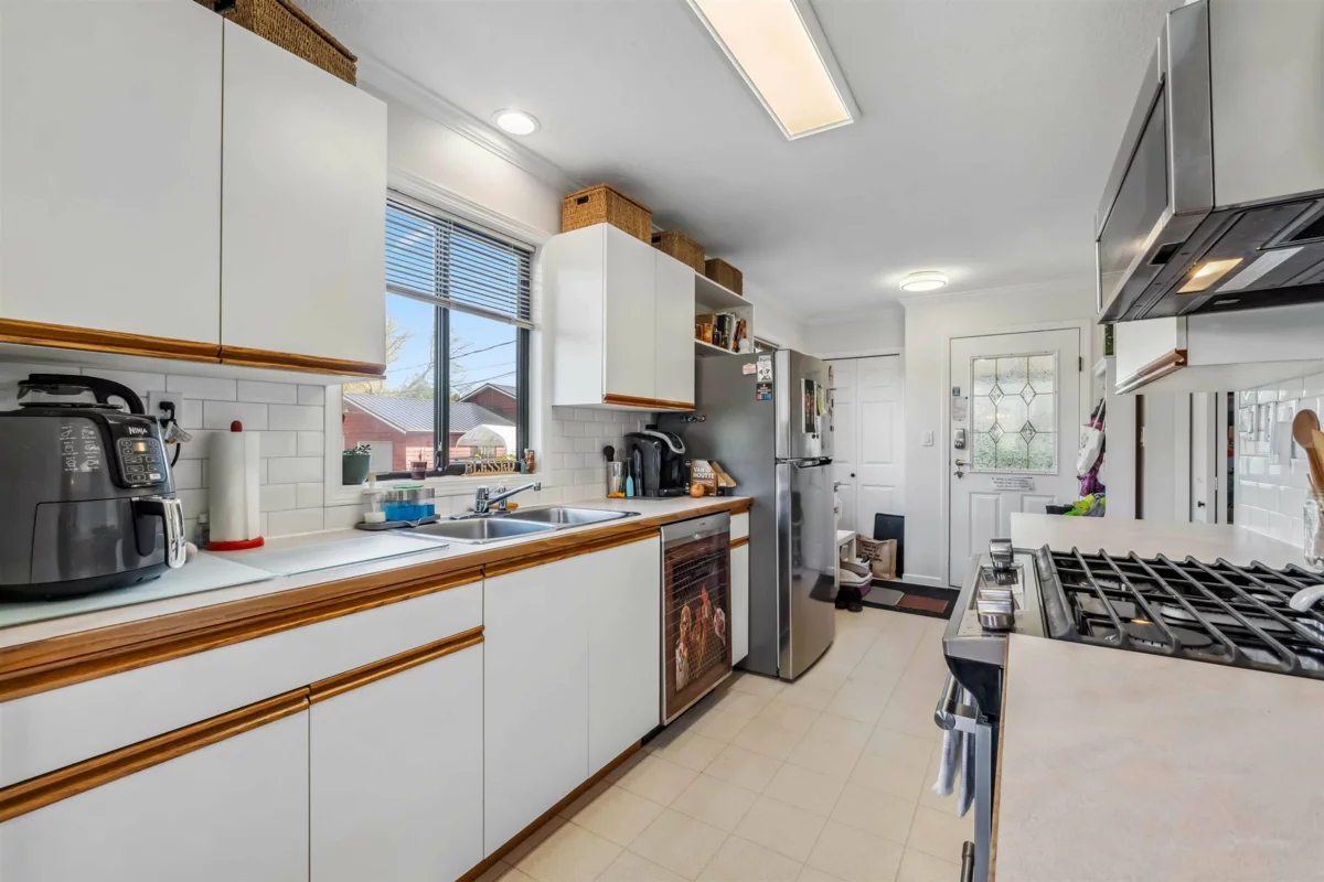 Powder Room Photo of 19782 150 Avenue, Pitt Meadows, BC