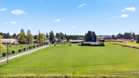 19782 150 Avenue, Pitt Meadows, BC, North Meadows PI — 8 bed single family residence for sale